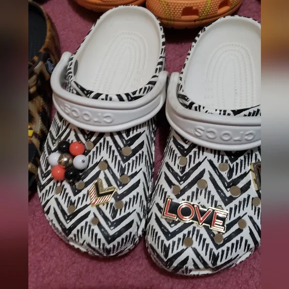 CROCS - Picture 2 of 4